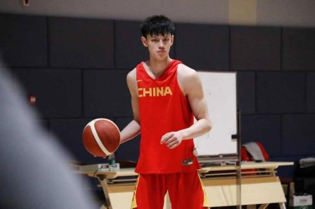 开云首页体验-18岁中国小将加入发展联盟 有望明年参加NBA选秀！